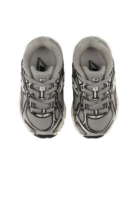 New Balance I740