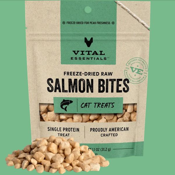 VITAL ESSENTIAL CAT 1.1OZ SALMON BITES