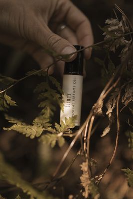 Hum - Maeflower Collective Roll-On Fragrance