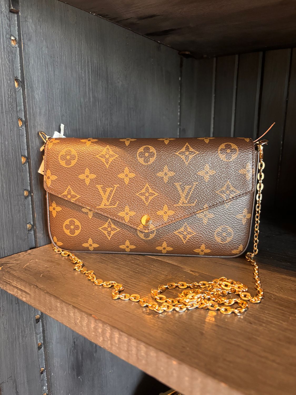 Louis Vuitton Pochette Félicie - Envelope design