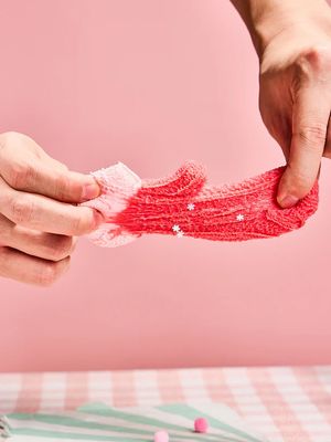 Taba Squishy - Pink Woolen Glove