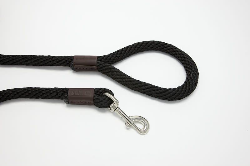 Leedz: Black, 4&#39; x 5/8