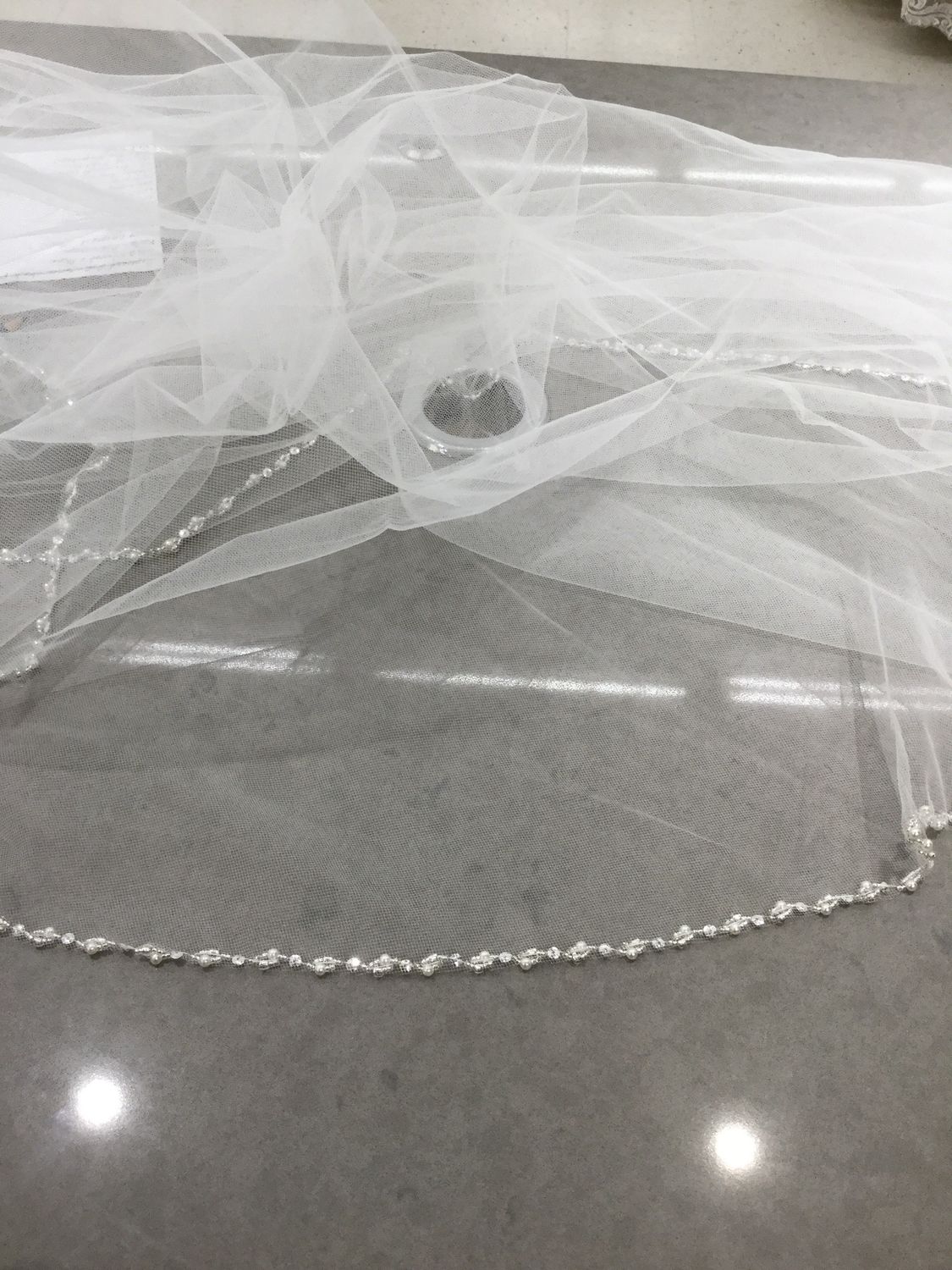 MV-2370, Color: Ivory/Silver, Size: Size 72” x 45”