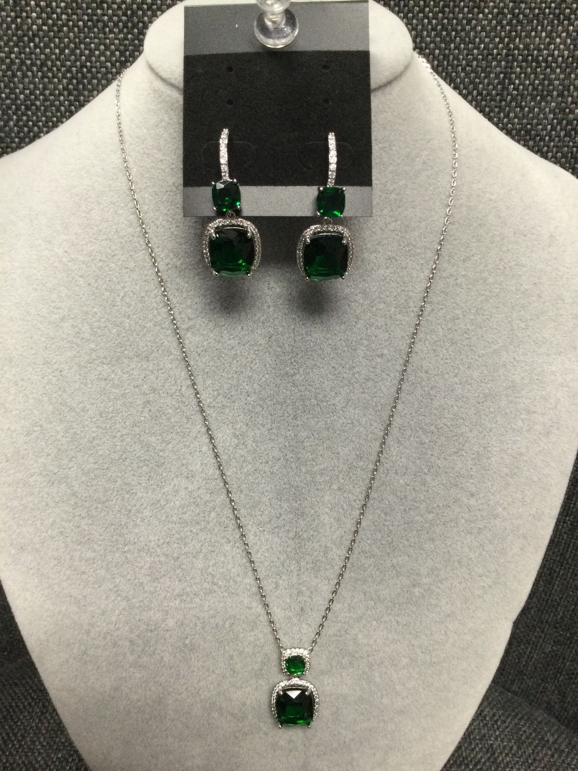N Set - 185, Color: Green