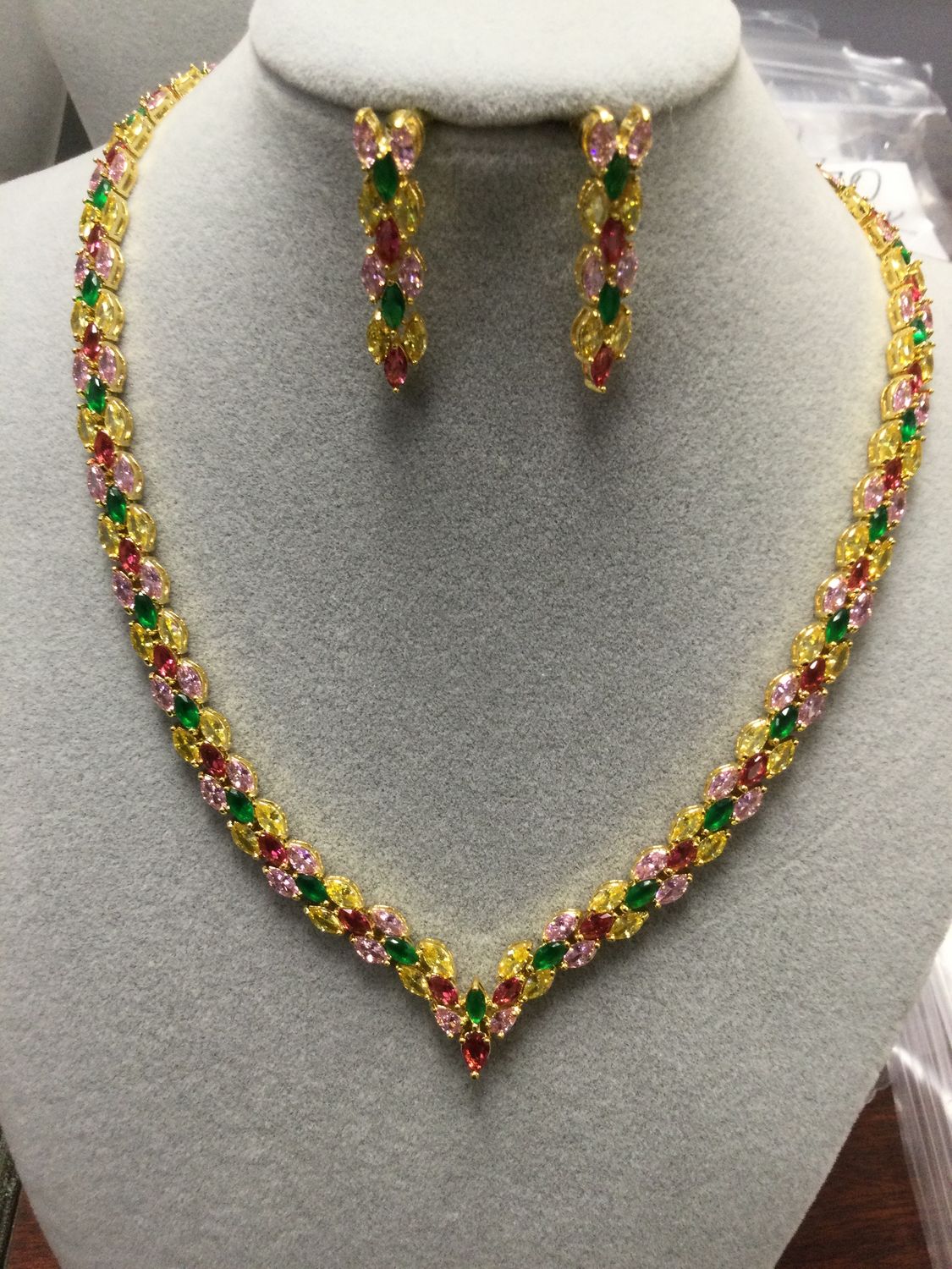 N Set - 172, Color: Gold Multi