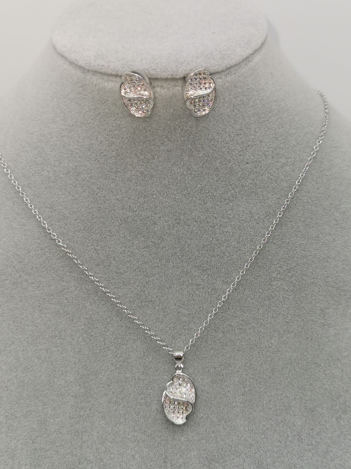 N Set - 137, Color: Silver