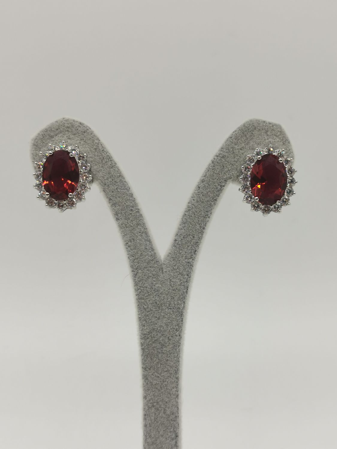 E - 1198, Color: Red