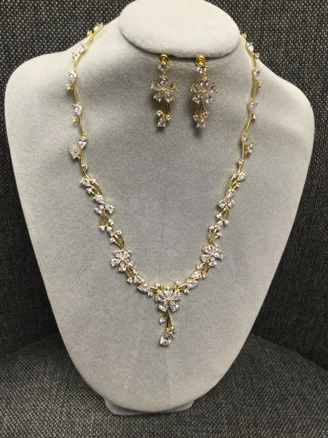 N Set - 180, Color: Gold