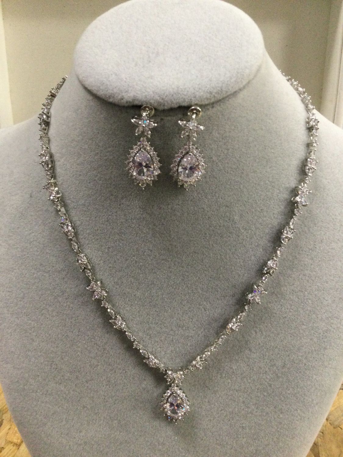 N SET - 219 - SILVER