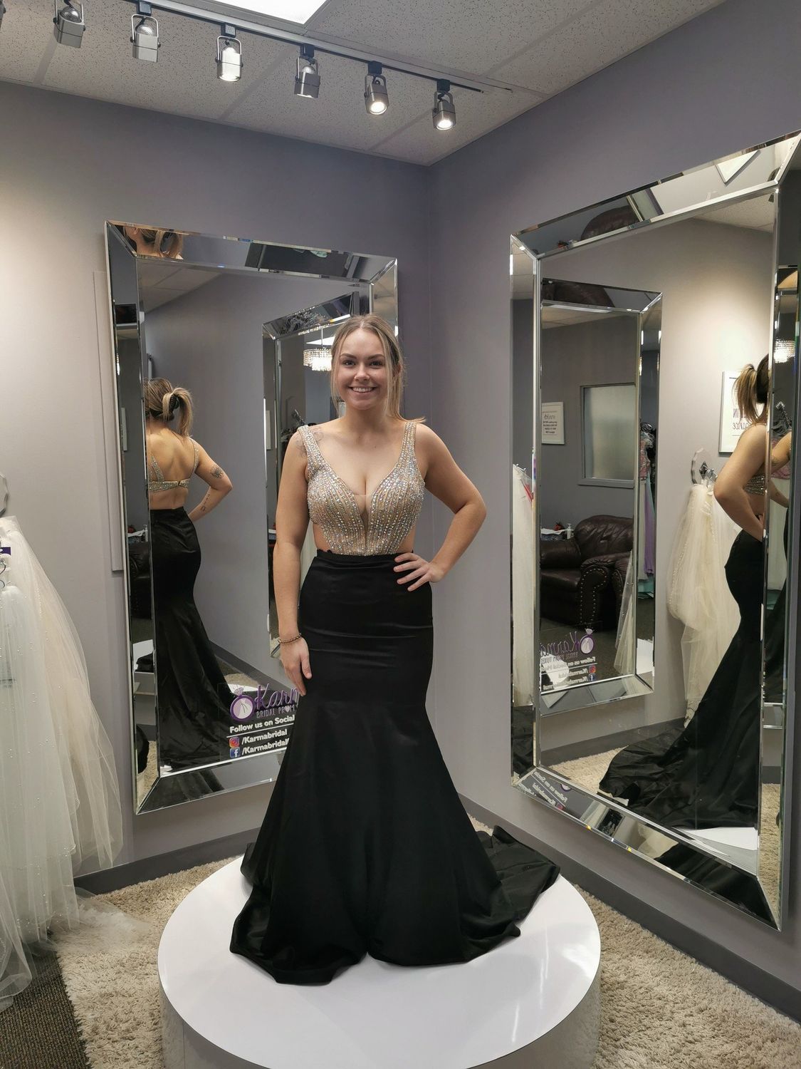 O7- 6098, Color: Black/Gold, Size: Size 2