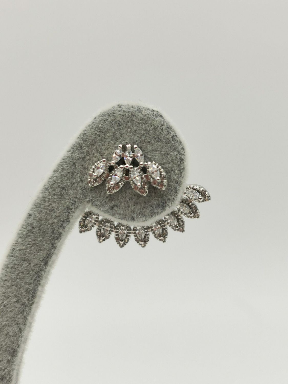 E-1153, Color: Silver