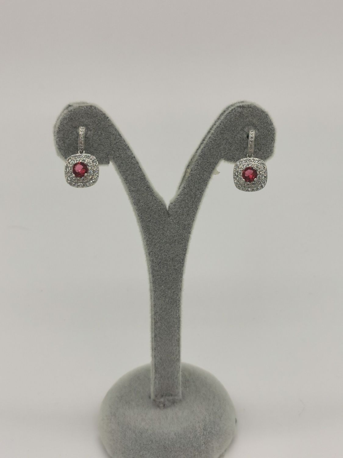 E - 1169, Color: Red