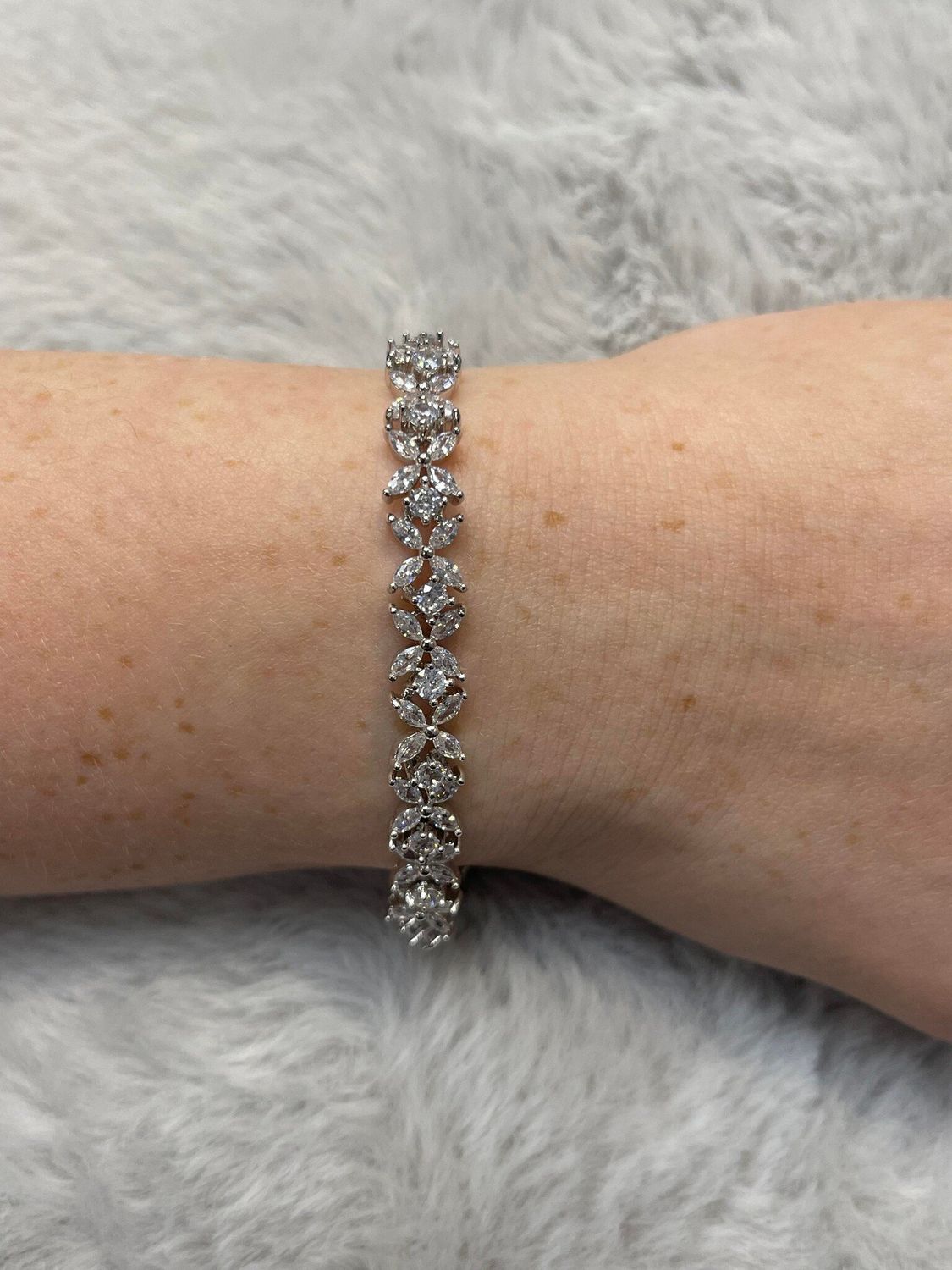 Bracelet - 012, Color: Silver