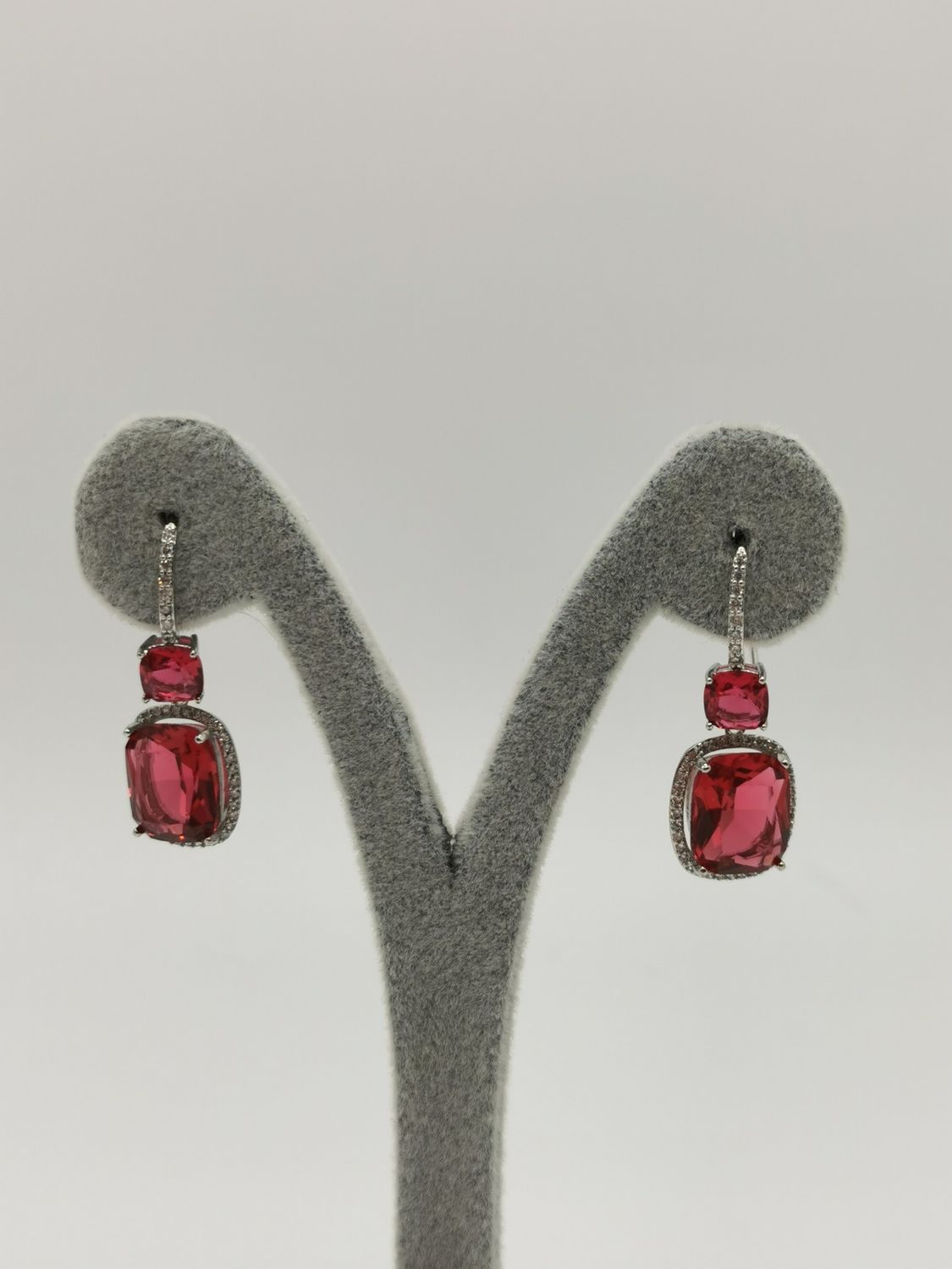 E-1160, Color: Red