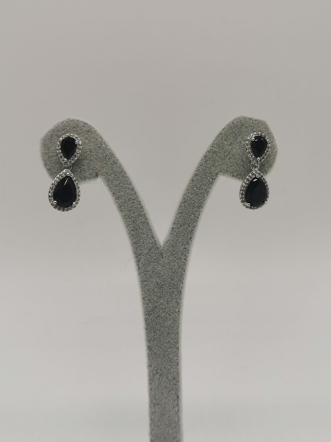 E - 1188, Color: Black