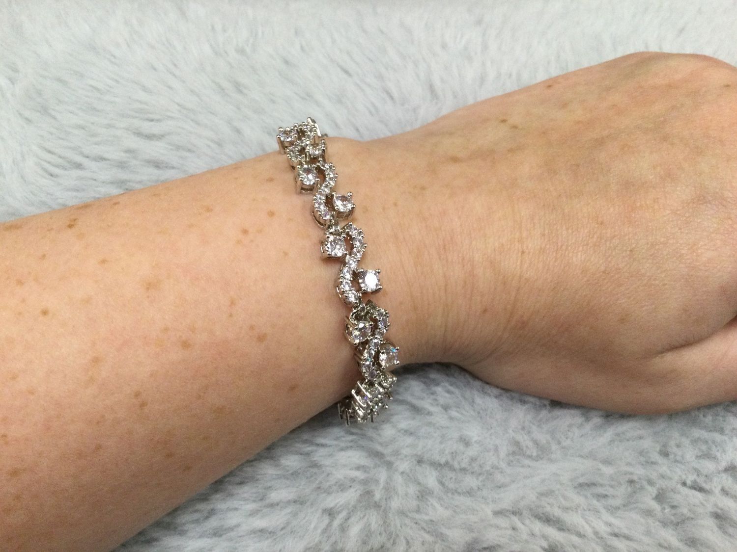 Bracelet - 010, Color: Silver