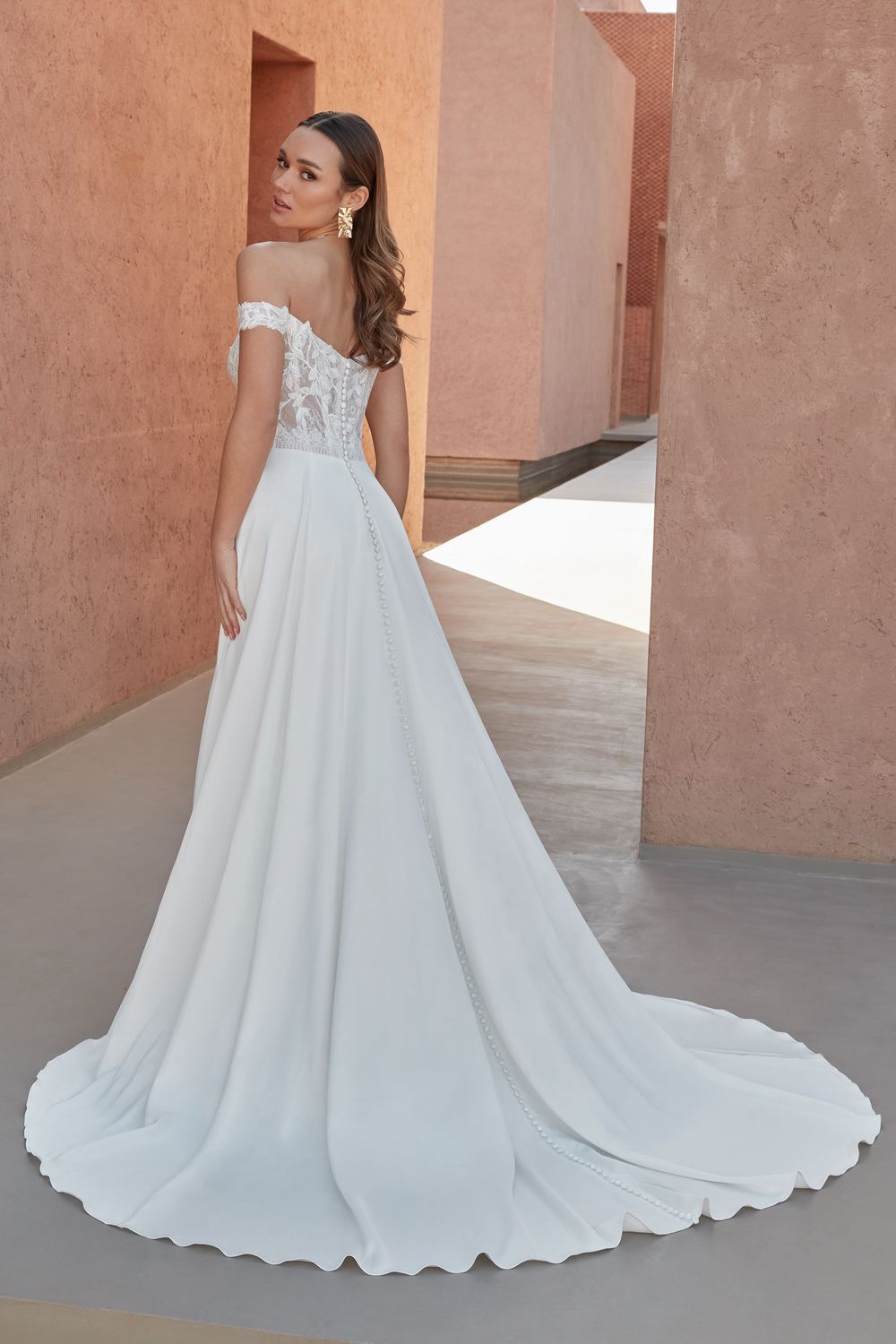JN42-11317, Color: Ivory/Ivory/Latte, Size: size 10