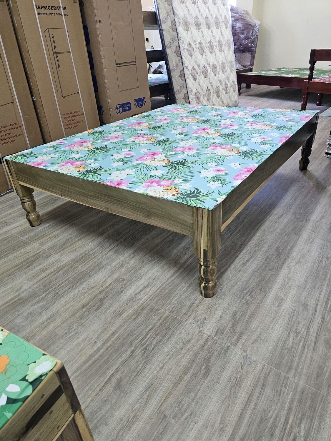 QUEEN BED BASE  (MAHOE)