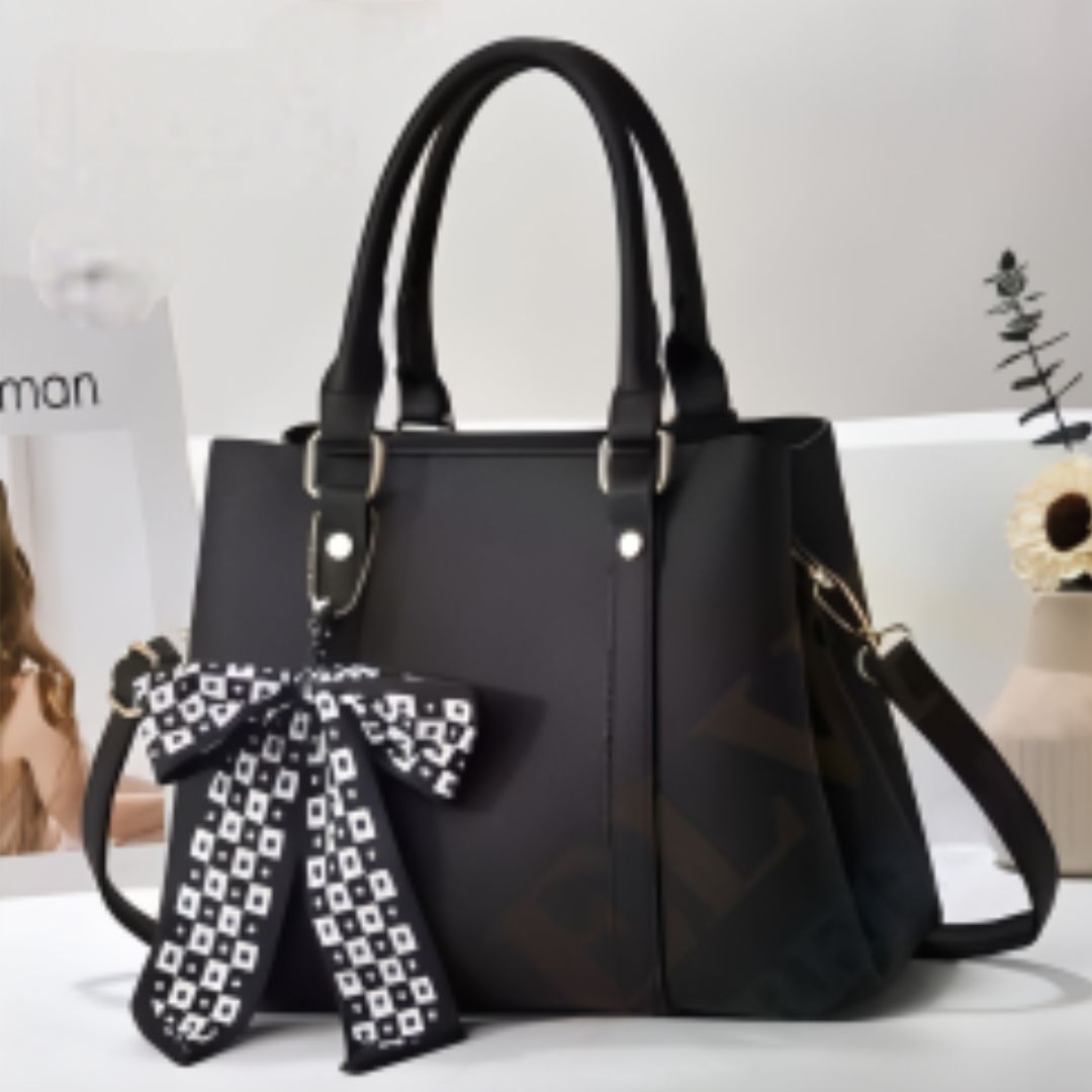 13L2931 BLACK  LADY HANDBAG