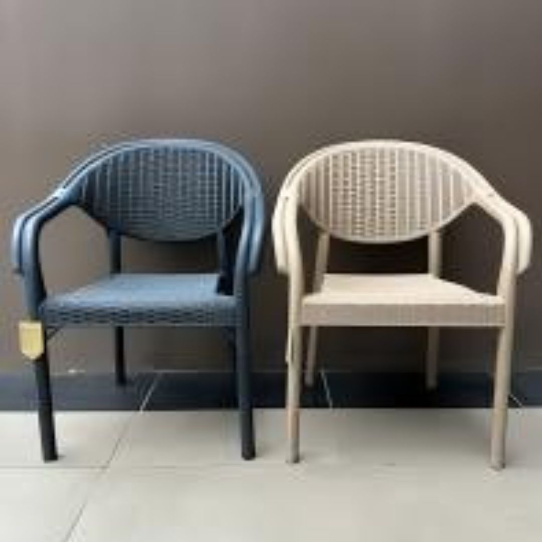 0217  PASTIC  CHAIR