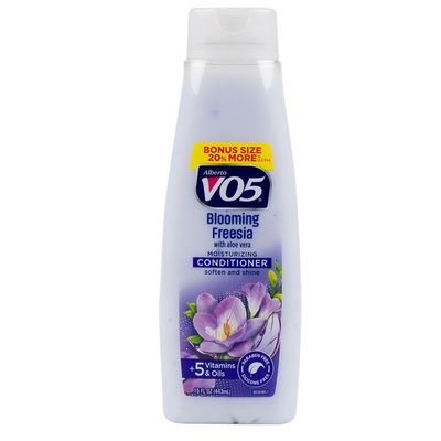 VO5 BLOOMING FREESIA WITH ALOE VERA MOISTURIZING CONDITIONER