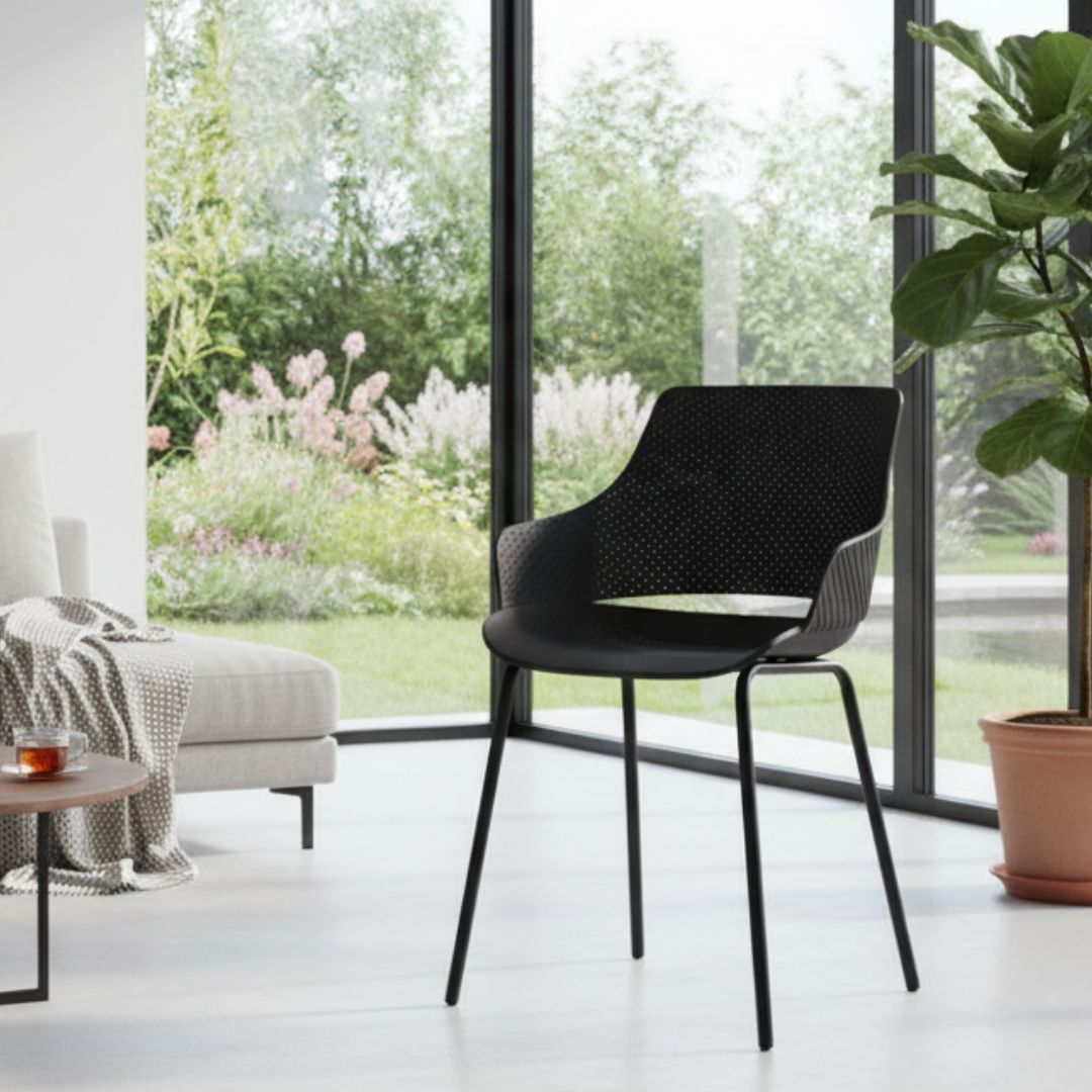 11YH7202 BLACK CHAIR