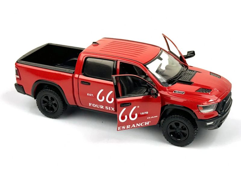 Dodge RAM 1500 Rebel Crew Cab Four Sixes 1:27
