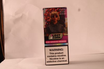 LOST KAREN - ICED SMASHED BERRIES  8000 PUFFS