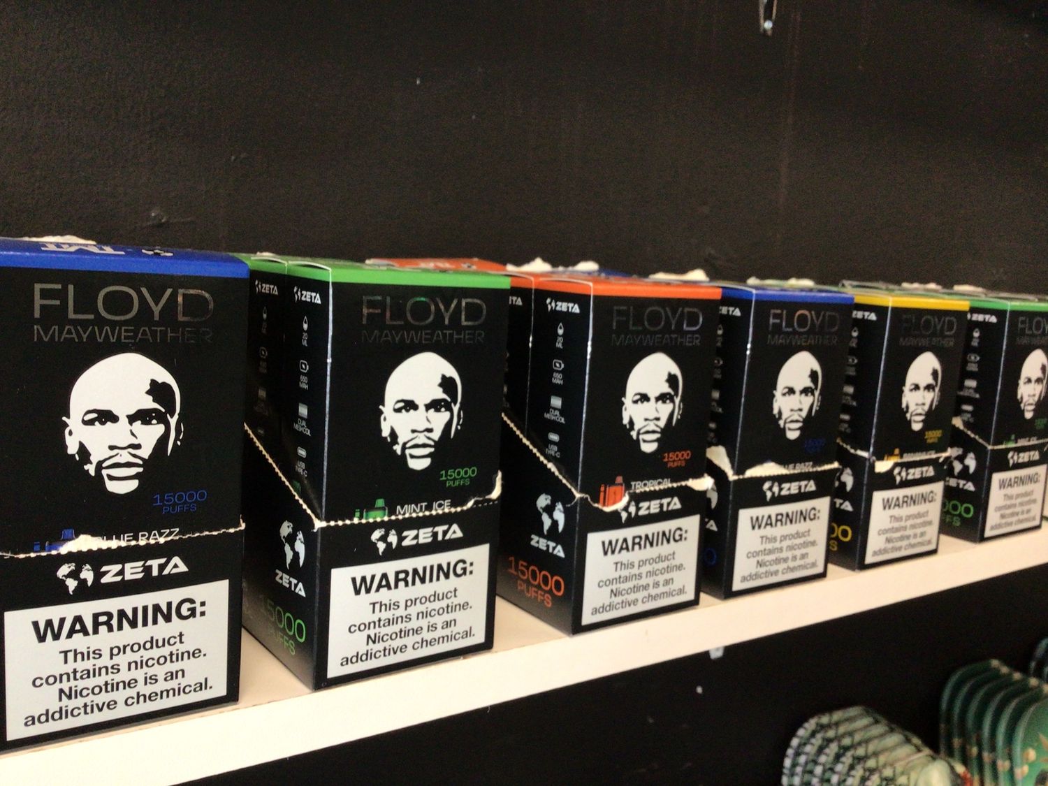 FLOYD MAYWEATHER BLUE RAZZ 15000 PUFFS