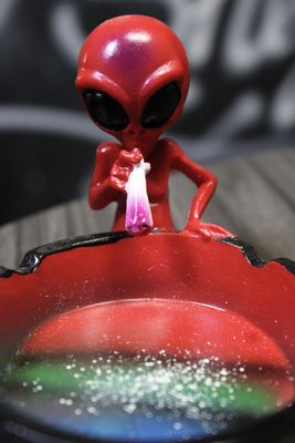 ALIEN   ASHTRAY #3