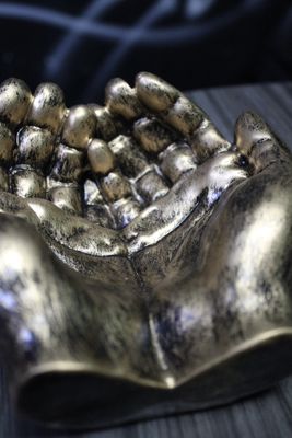Hand ashtray