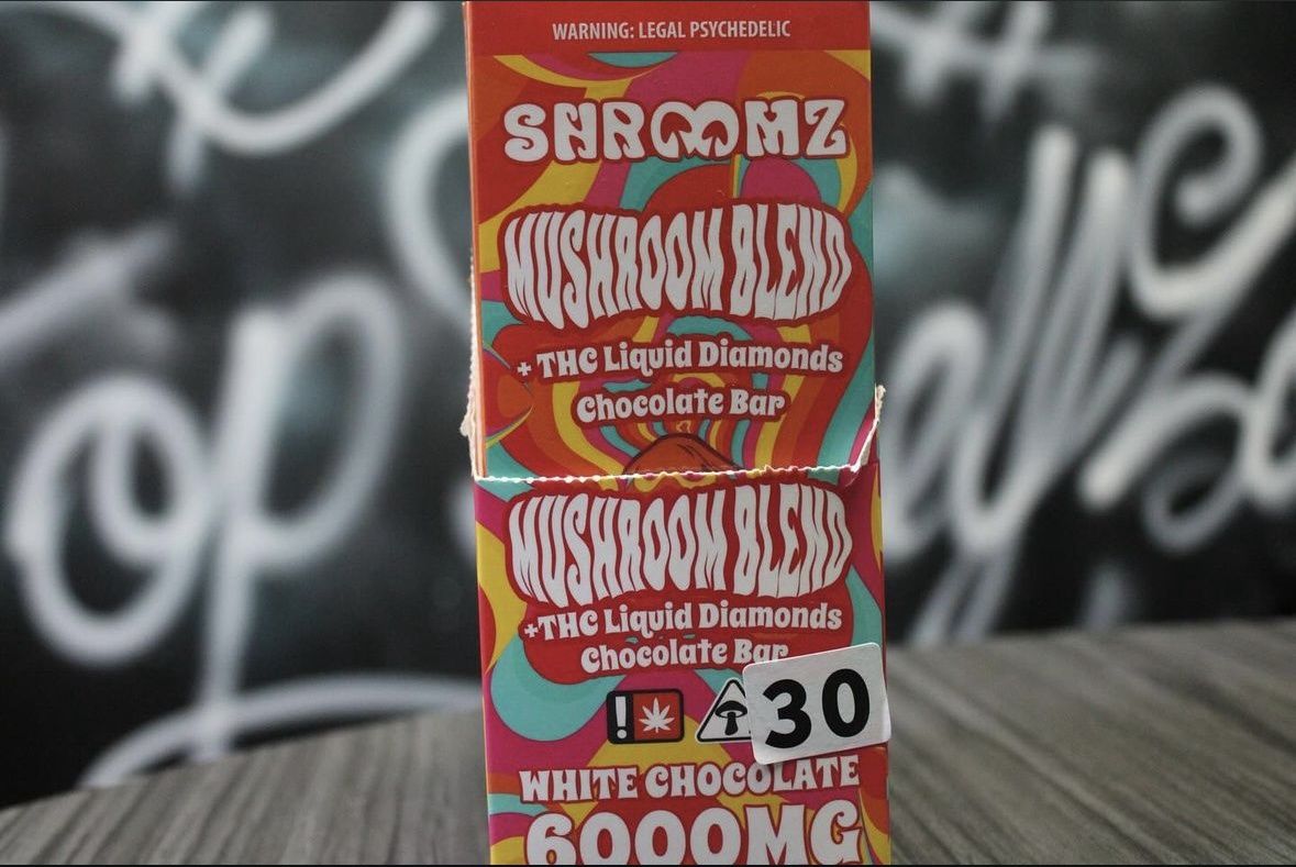 MUSHROOMS WHITE  CHOCOLATE BARS