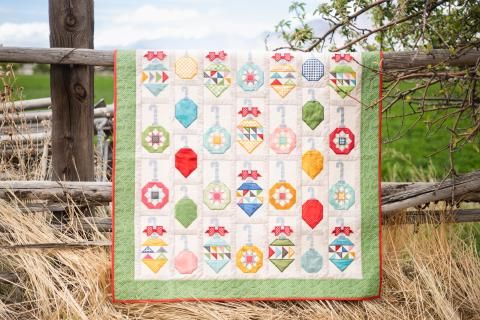 Decorating the Tree Quilt by Lori Holt - Machine Embroidery USB Pattern