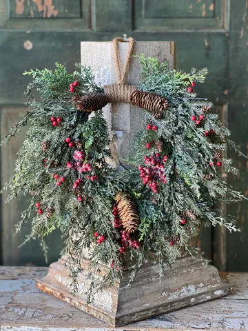 20&quot; Divinity Berry Hanging Wreath