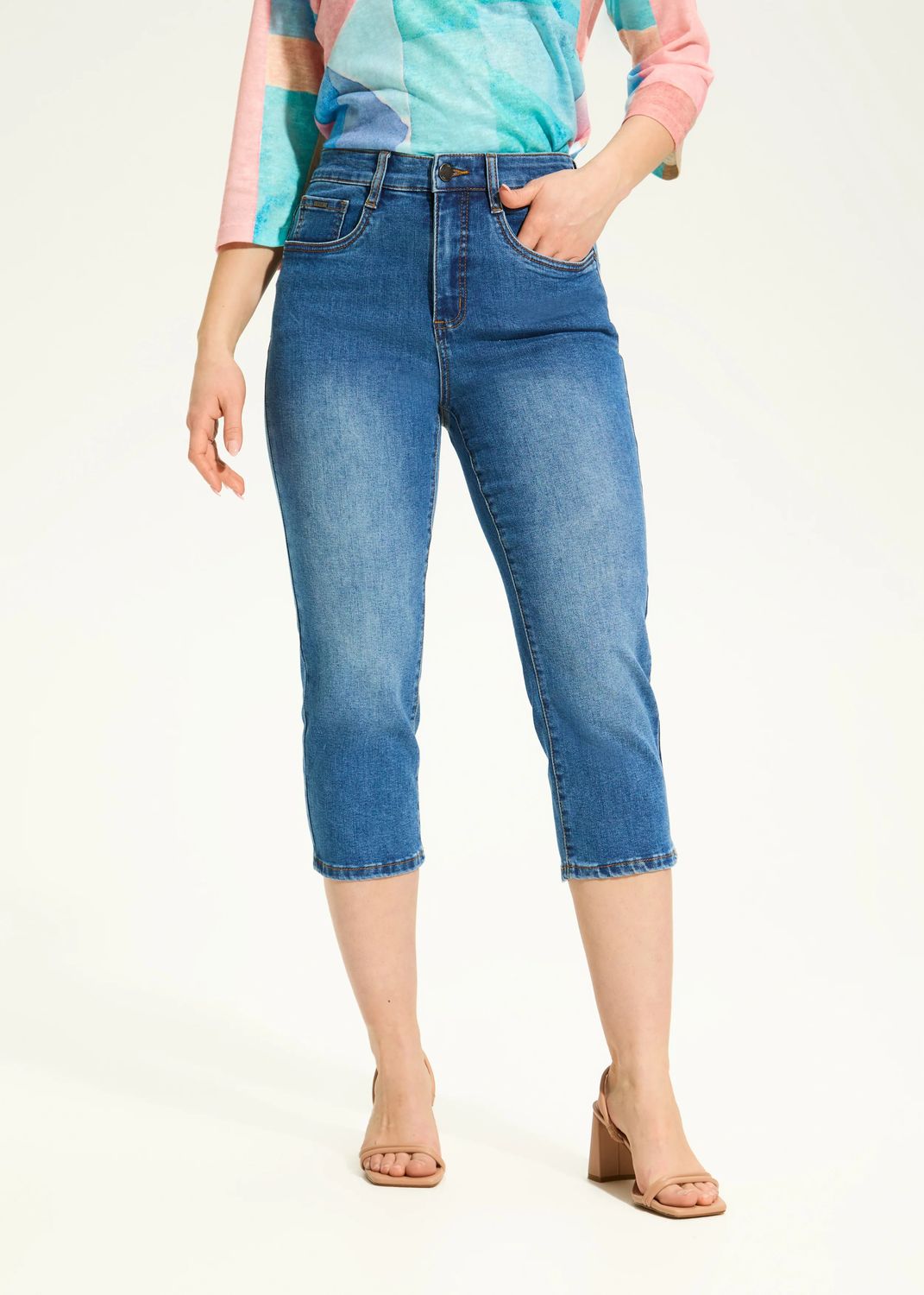 Suzanne Capri Medium Wash