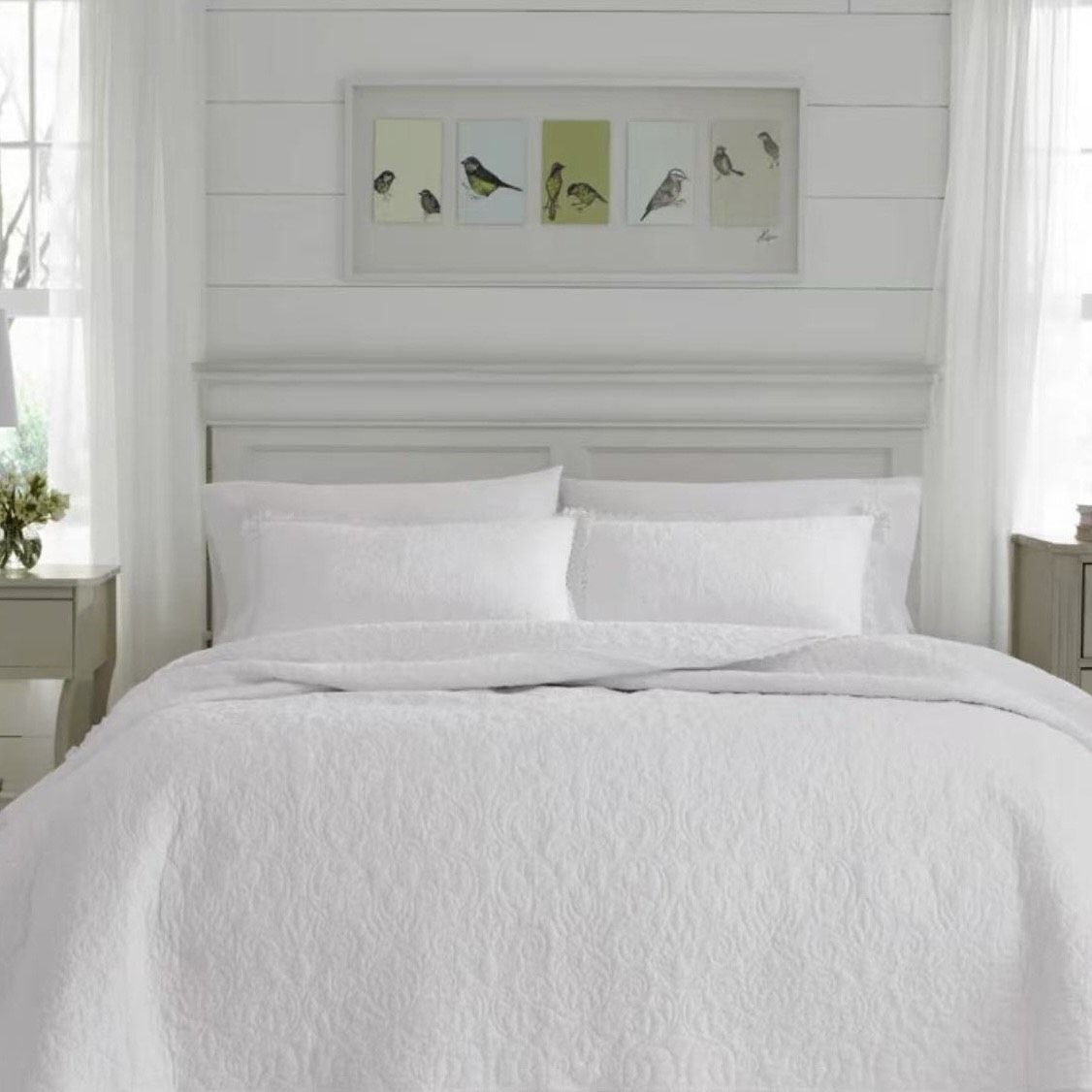 Lily White Quilt &amp; Shams