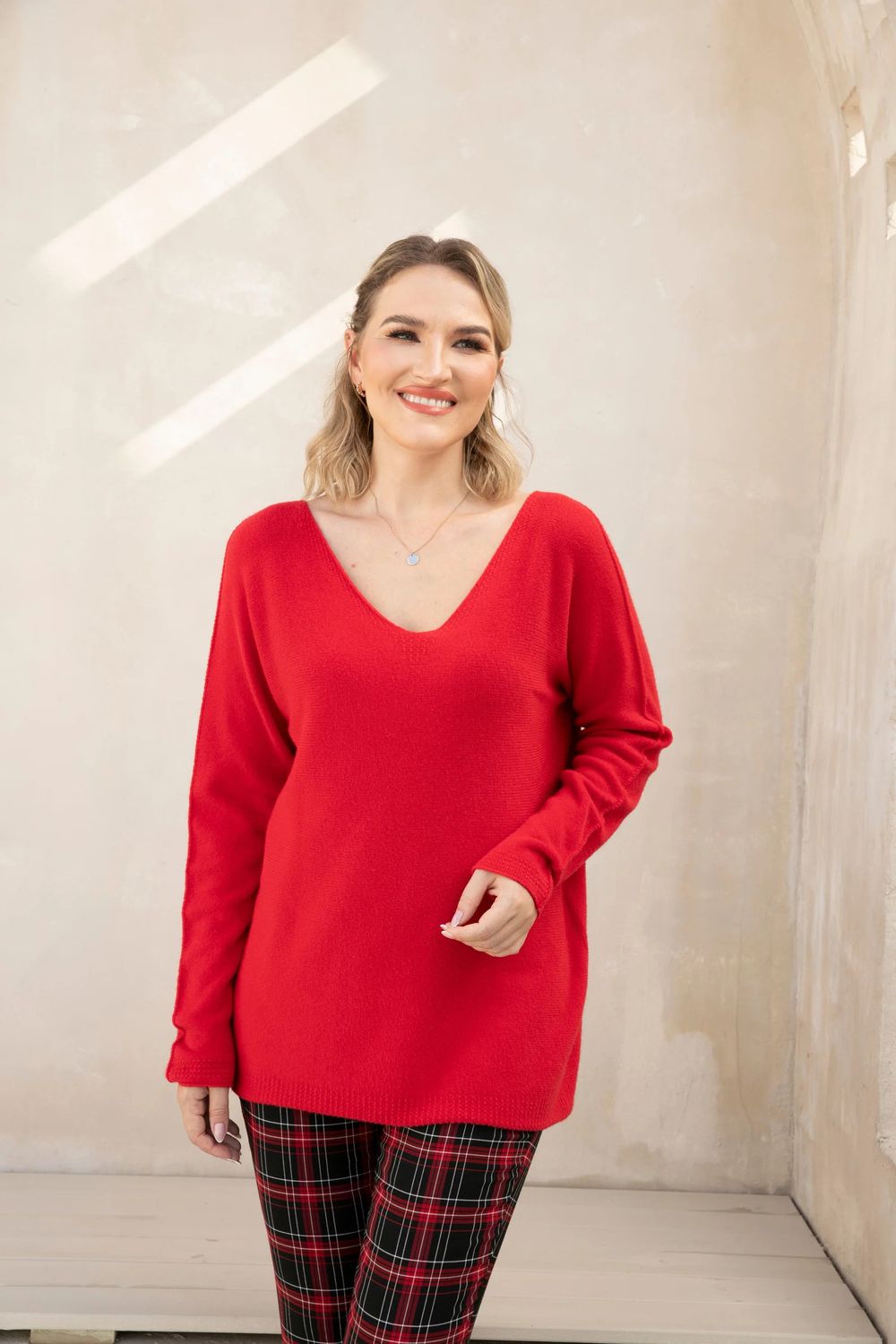 Valentina&#39;s V-Neck Sweater Red