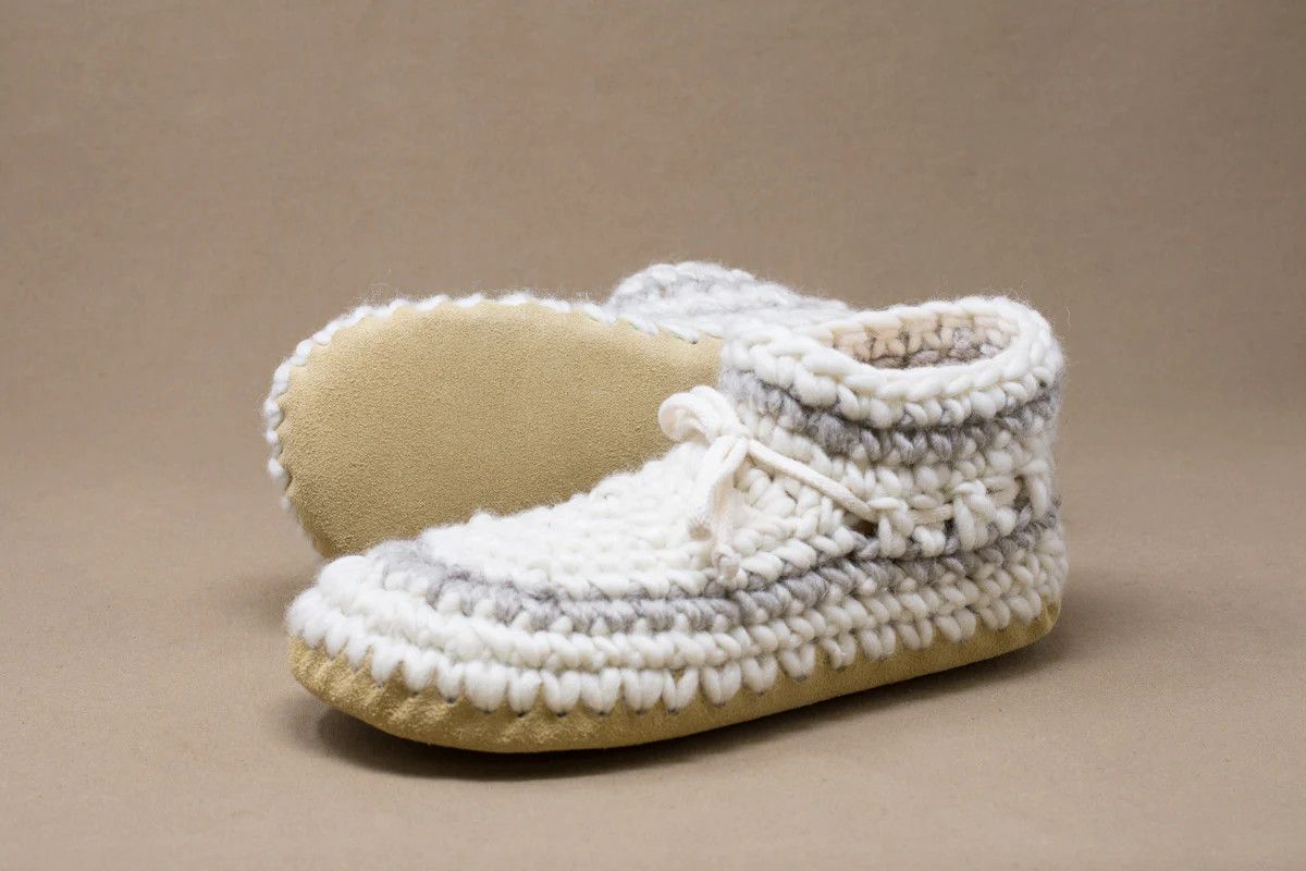 Slipper - Women&#39;s Cream with Stripe