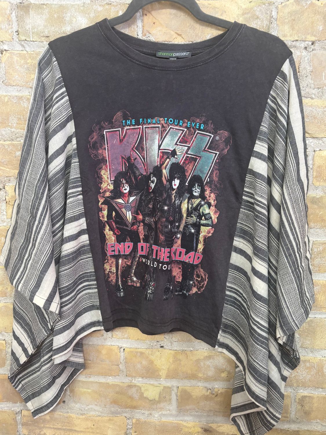 Banded Pullover, Style: Kiss