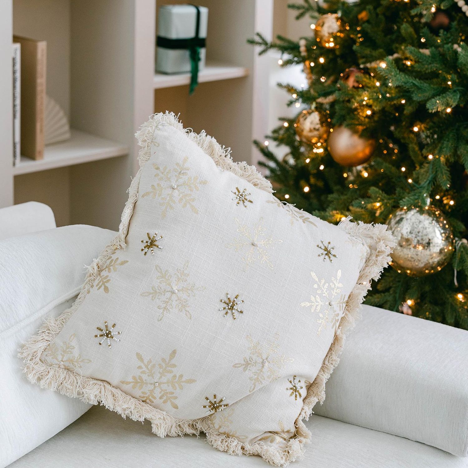 White &amp; Gold Snowflake Throw Pillow, Style: Fringe