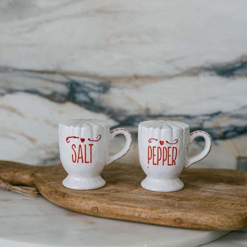 Salt and Pepper Set White