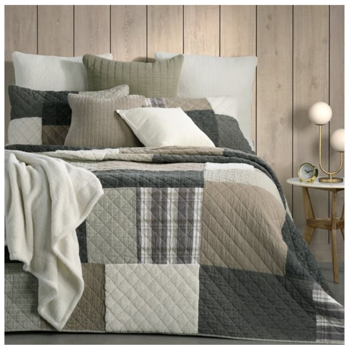 Theory Quilt &amp; Shams , Size: Queen
