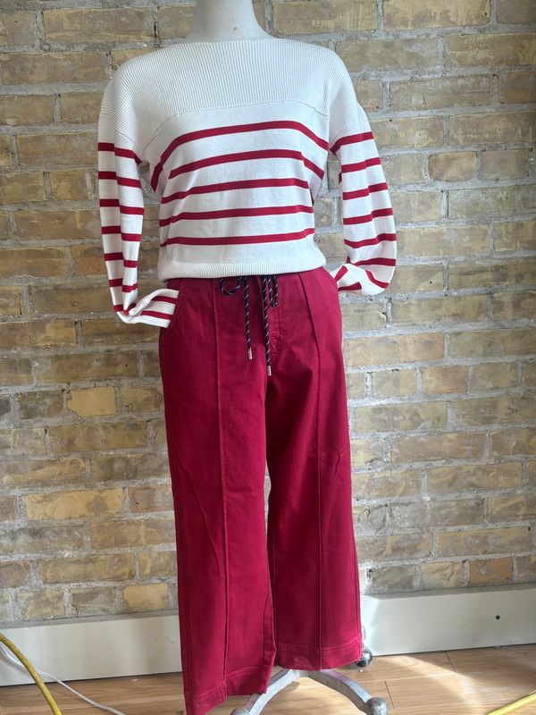 Suzanne Straight Crop Lava Red