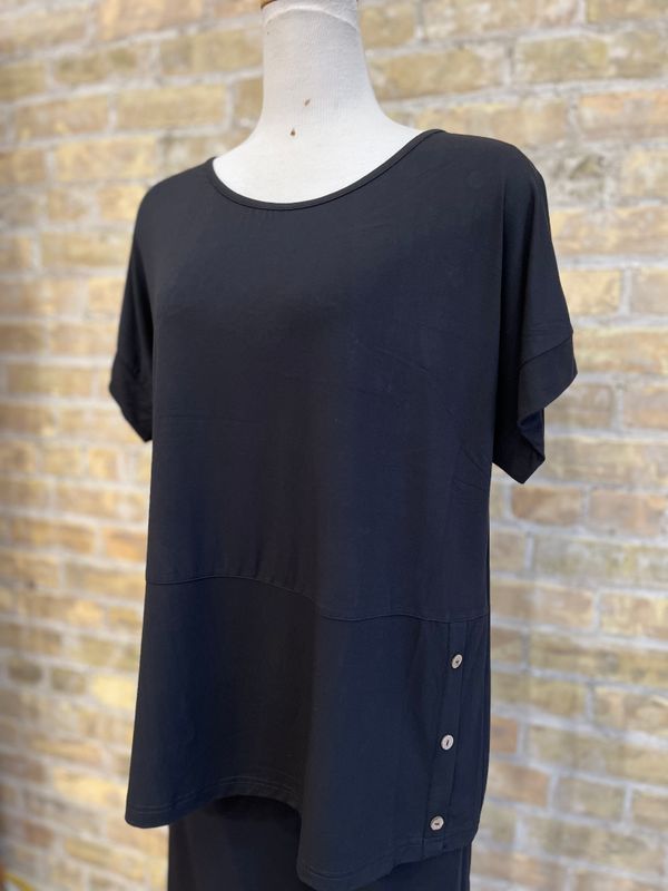 Brenda's Bamboo Top with Side Buttons Black