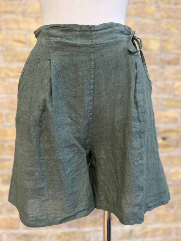 Tie-Waist Shorts Military 