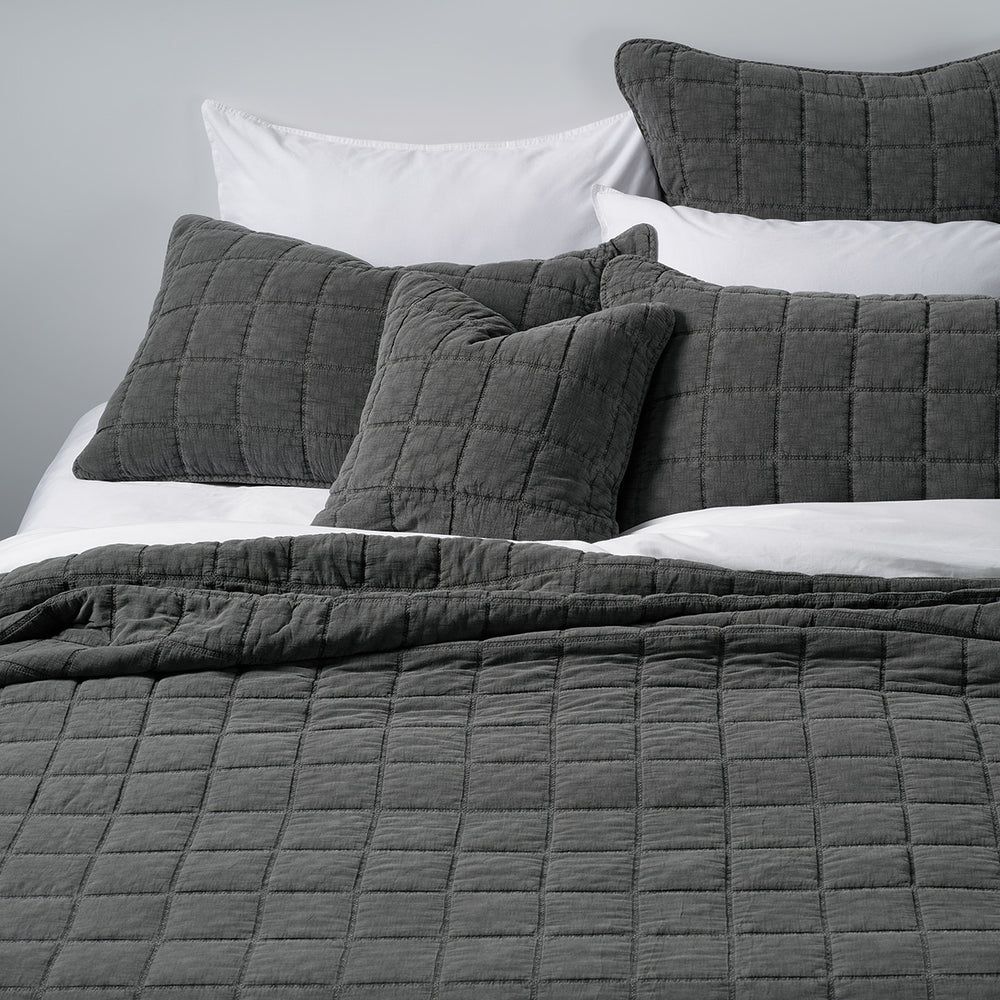Sweet Charcoal Quilt &amp; Shams