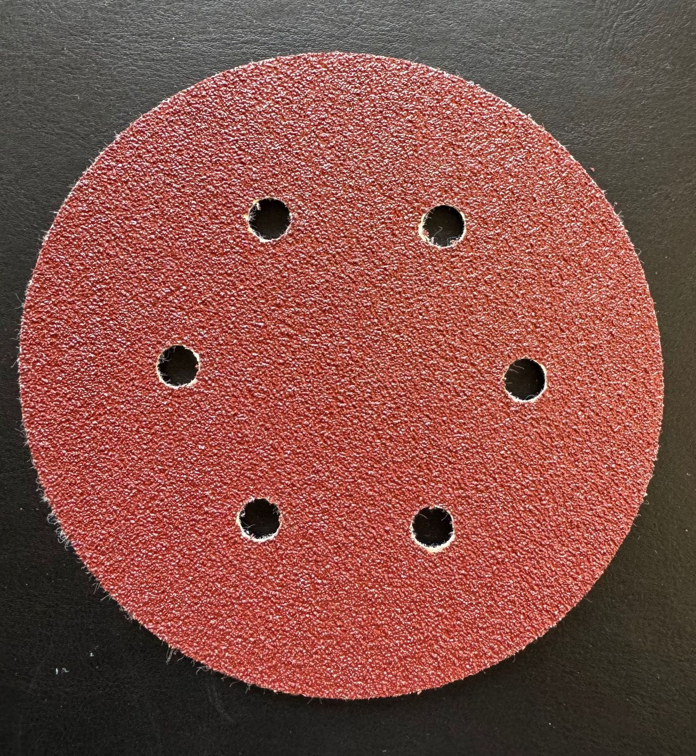 DISQUE PAPIER EPAIS VELCRO - SIX TROUS -CORINDON-DIAM.150-GRAIN 40-BOITE DE 50