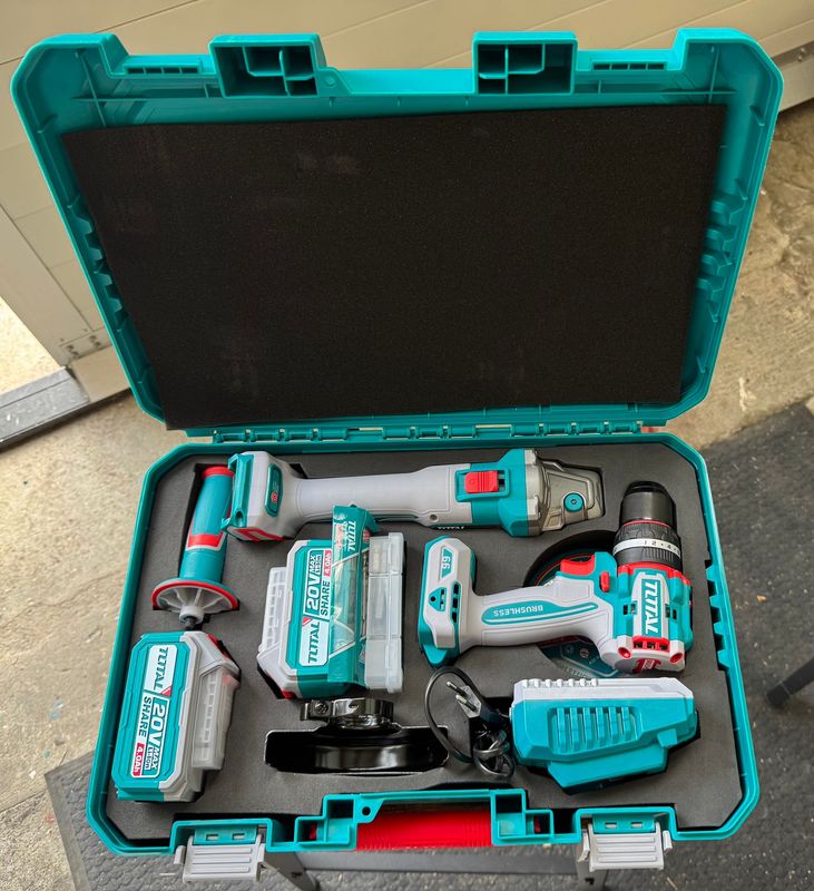 TOTAL - PACK PERCEUSE ET DISQUEUSE+CHARGEUR+2 BATTERIES 4AH