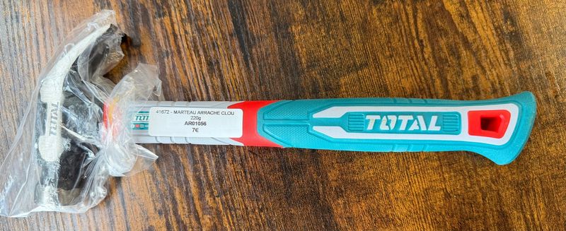 TOTAL  - MARTEAU ARRACHE CLOU 220g