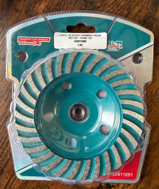 TOTAL - PLATEAU DIAMANT POUR BETON - DIAM.125